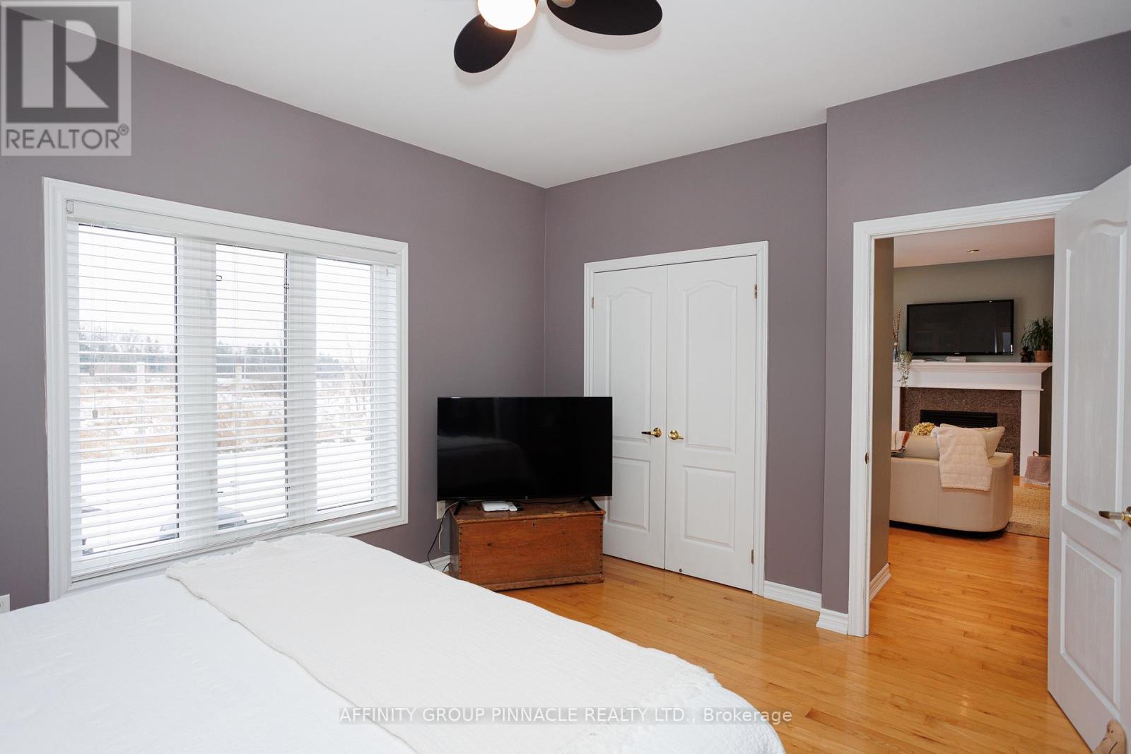 54 Ellis Crescent, Kawartha Lakes, Ontario K9V 5Y1 - Photo 31 - X12118949