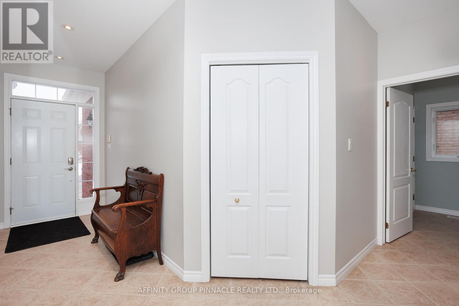 54 Ellis Crescent, Kawartha Lakes, Ontario  K9V 5Y1 - Photo 5 - X12118949
