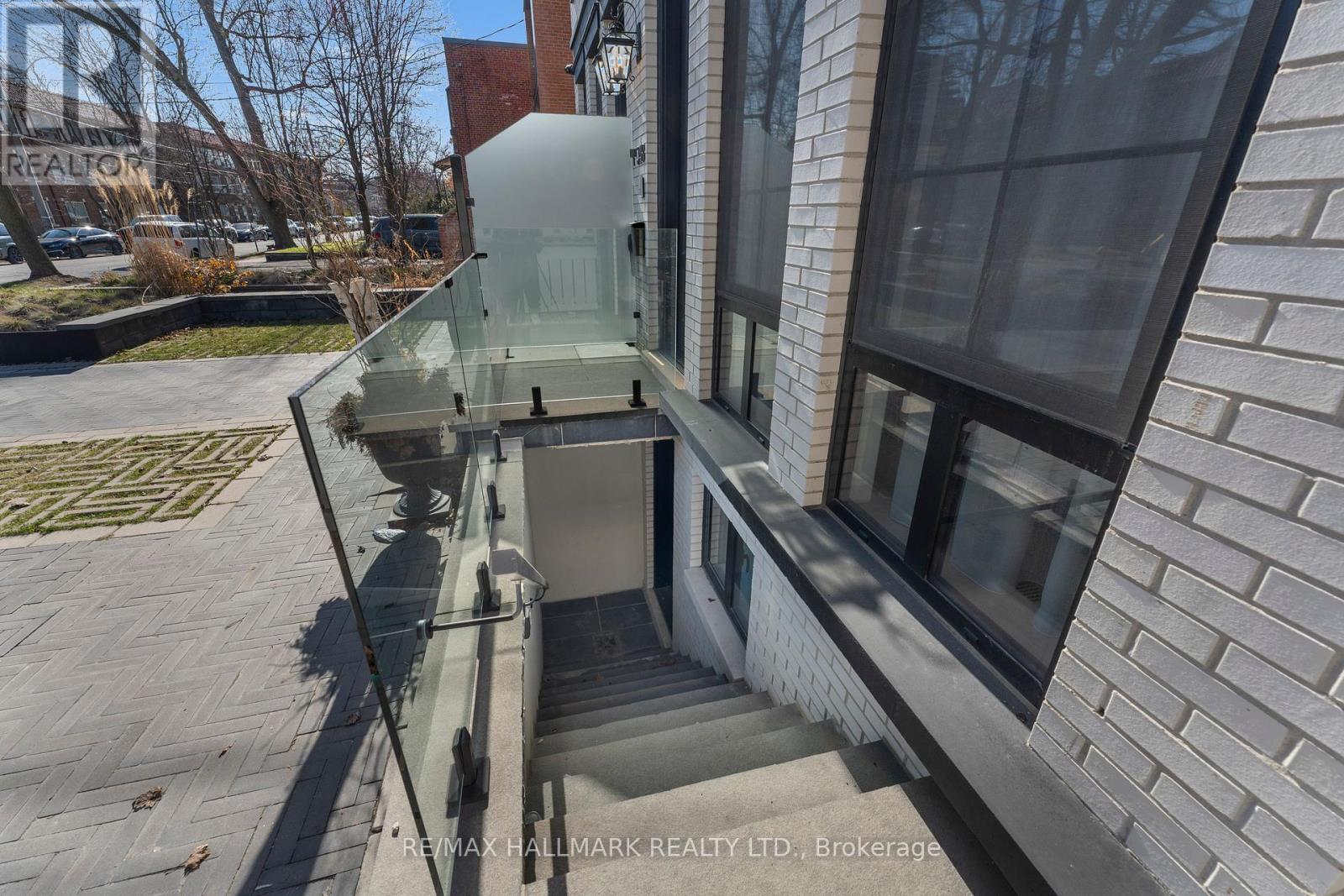 34b Sherwood Avenue, Toronto, Ontario  M4P 2A7 - Photo 3 - C12118940