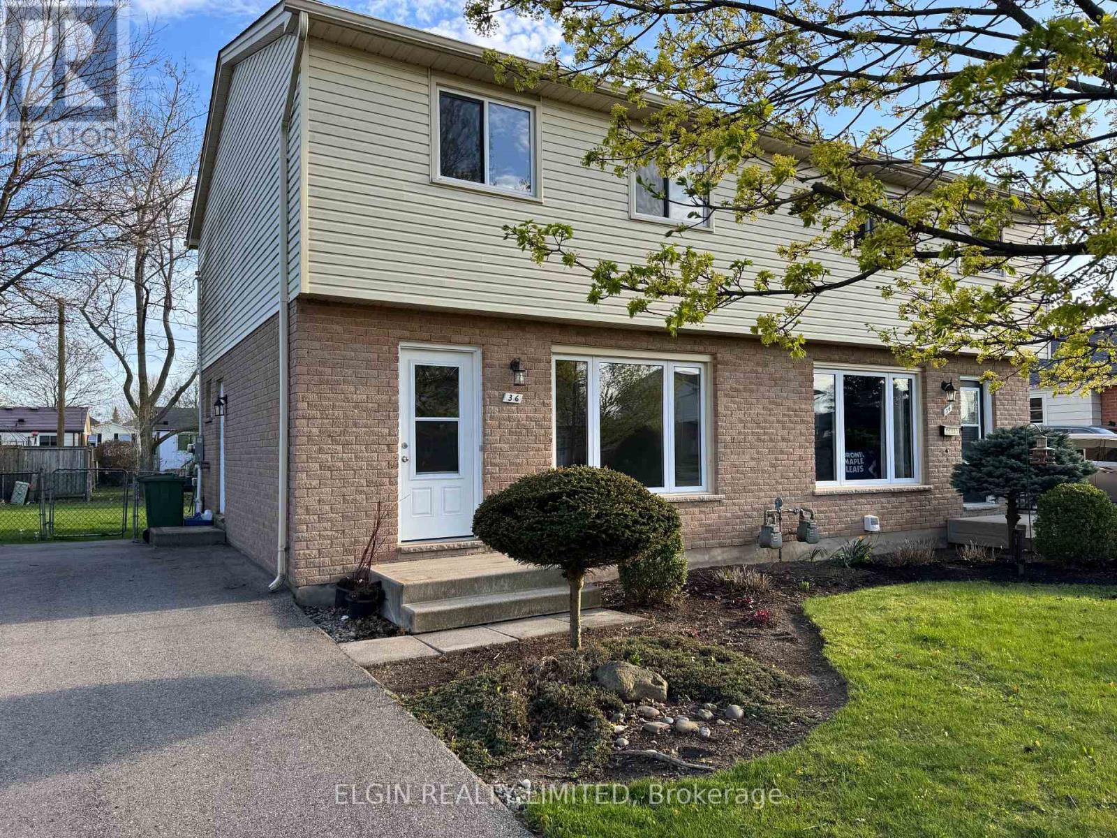 36 Vanier Place, St. Thomas, Ontario  N5R 5P8 - Photo 2 - X12118963