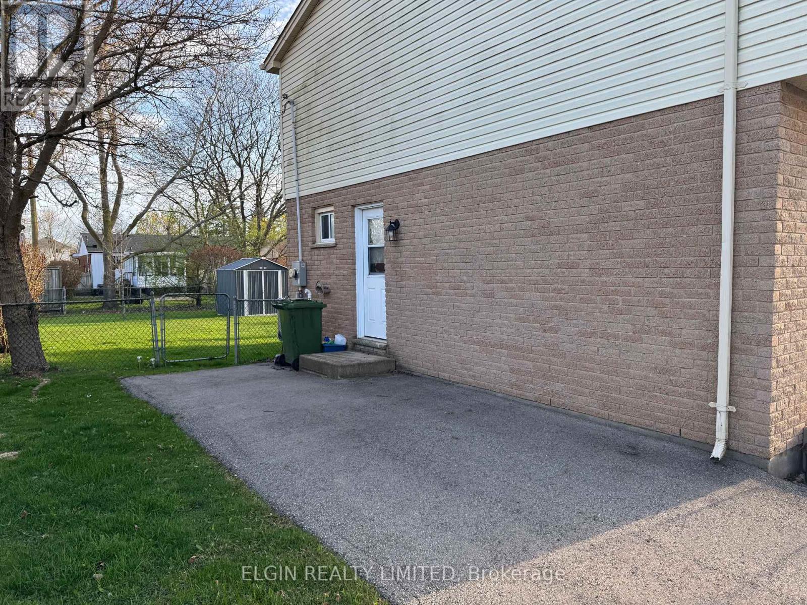 36 Vanier Place, St. Thomas, Ontario  N5R 5P8 - Photo 3 - X12118963