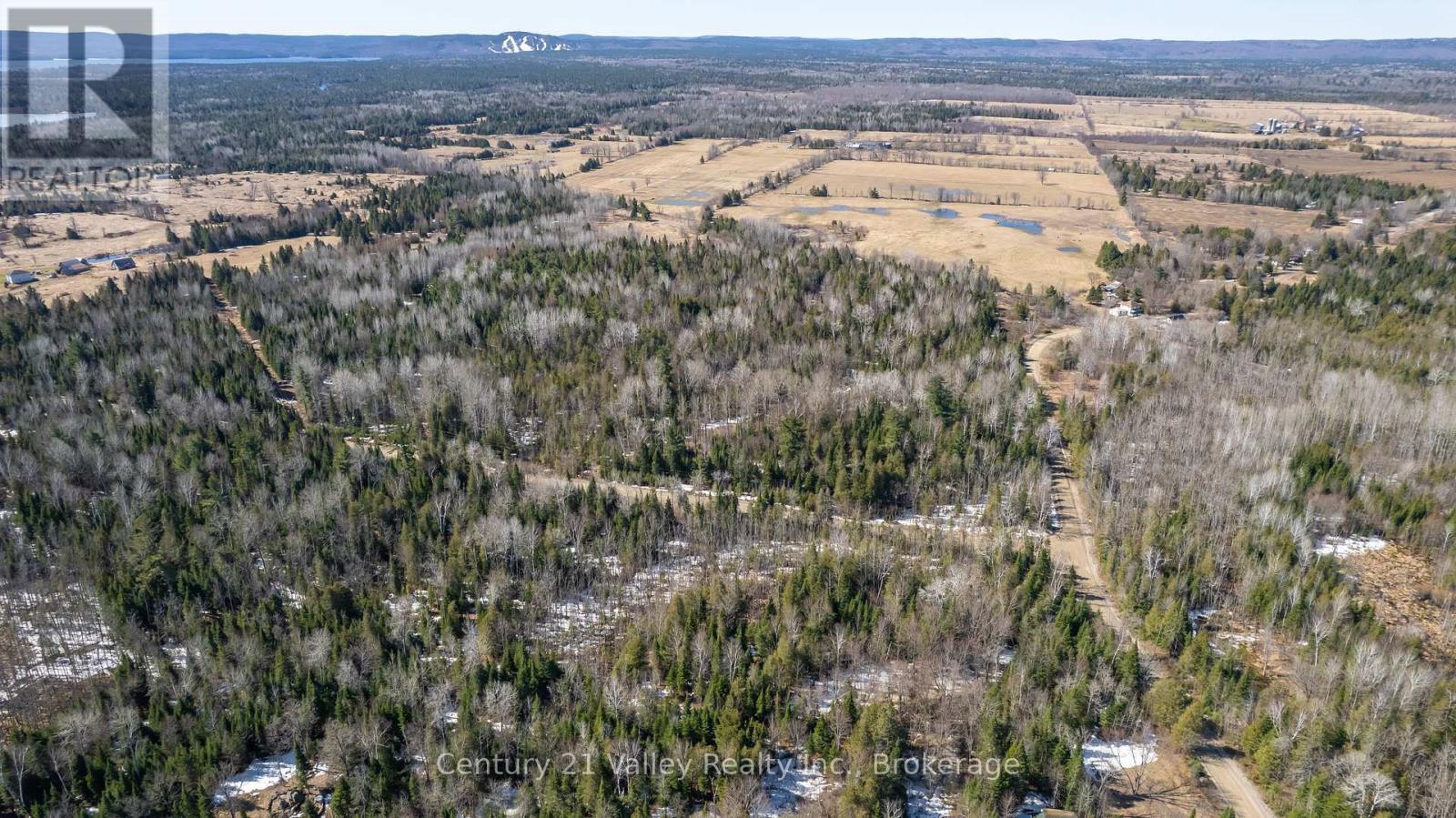 01 Ashdad Road E, Greater Madawaska, Ontario  K0J 1H0 - Photo 37 - X12118903