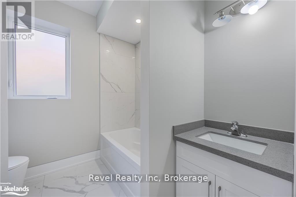 5 Oakwood Avenue, Tiny, Ontario  L9M 0J2 - Photo 13 - S12118909