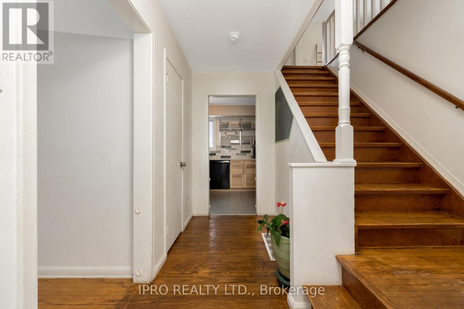 Property at 165 DANIEL STREET image 5