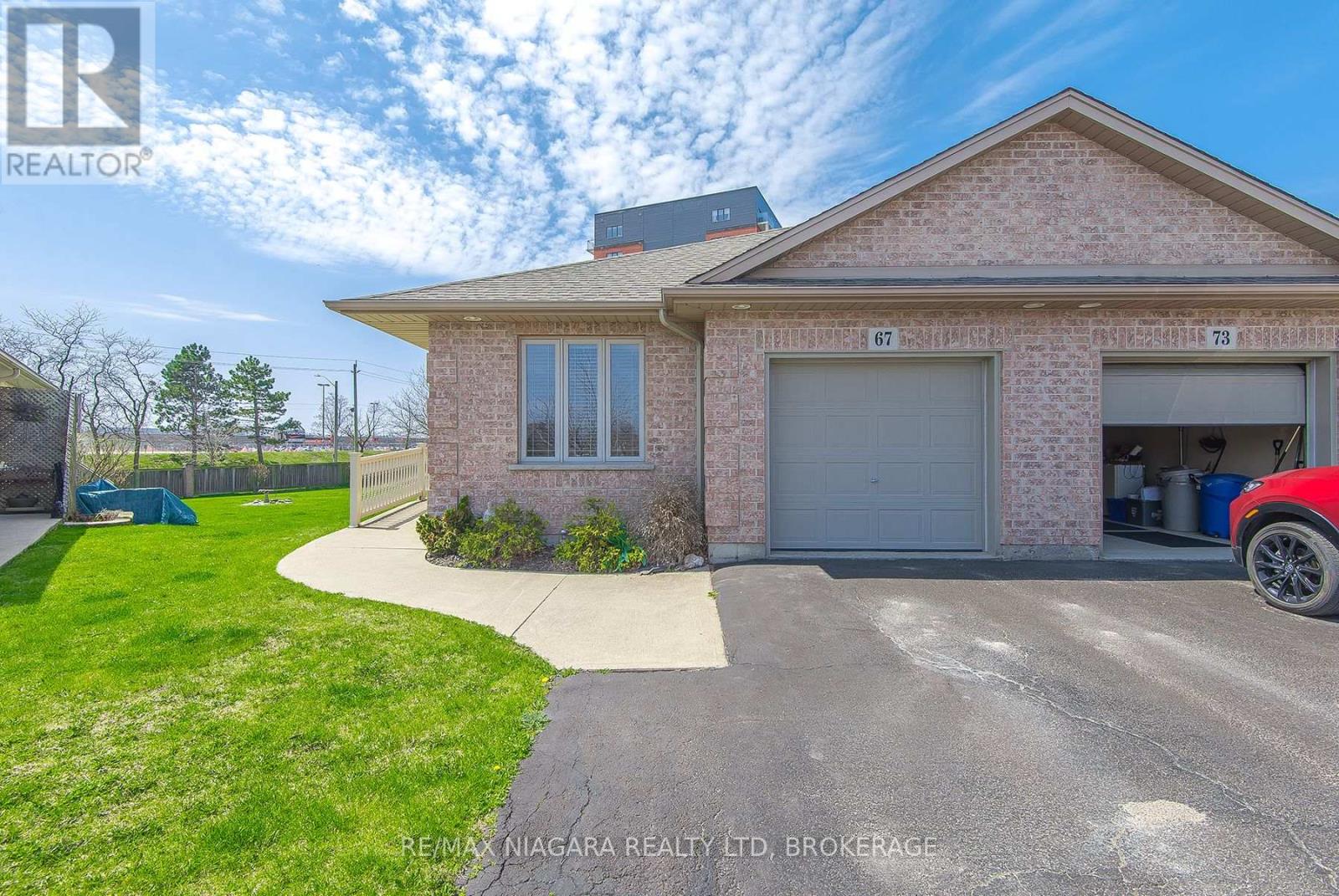 67 Bridgewater Court, Welland, Ontario  L3C 7M6 - Photo 2 - X12103375