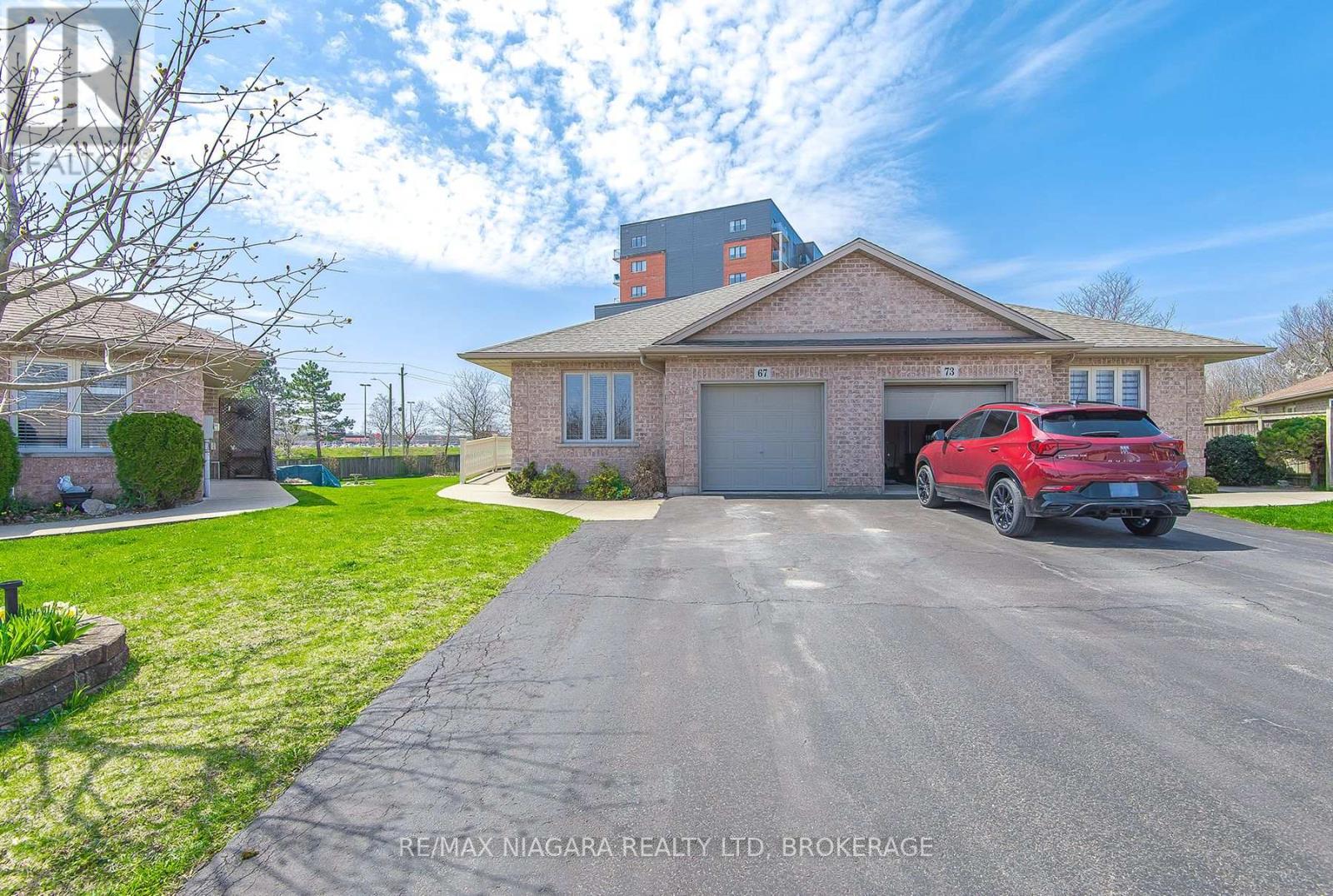 67 Bridgewater Court, Welland, Ontario  L3C 7M6 - Photo 5 - X12103375