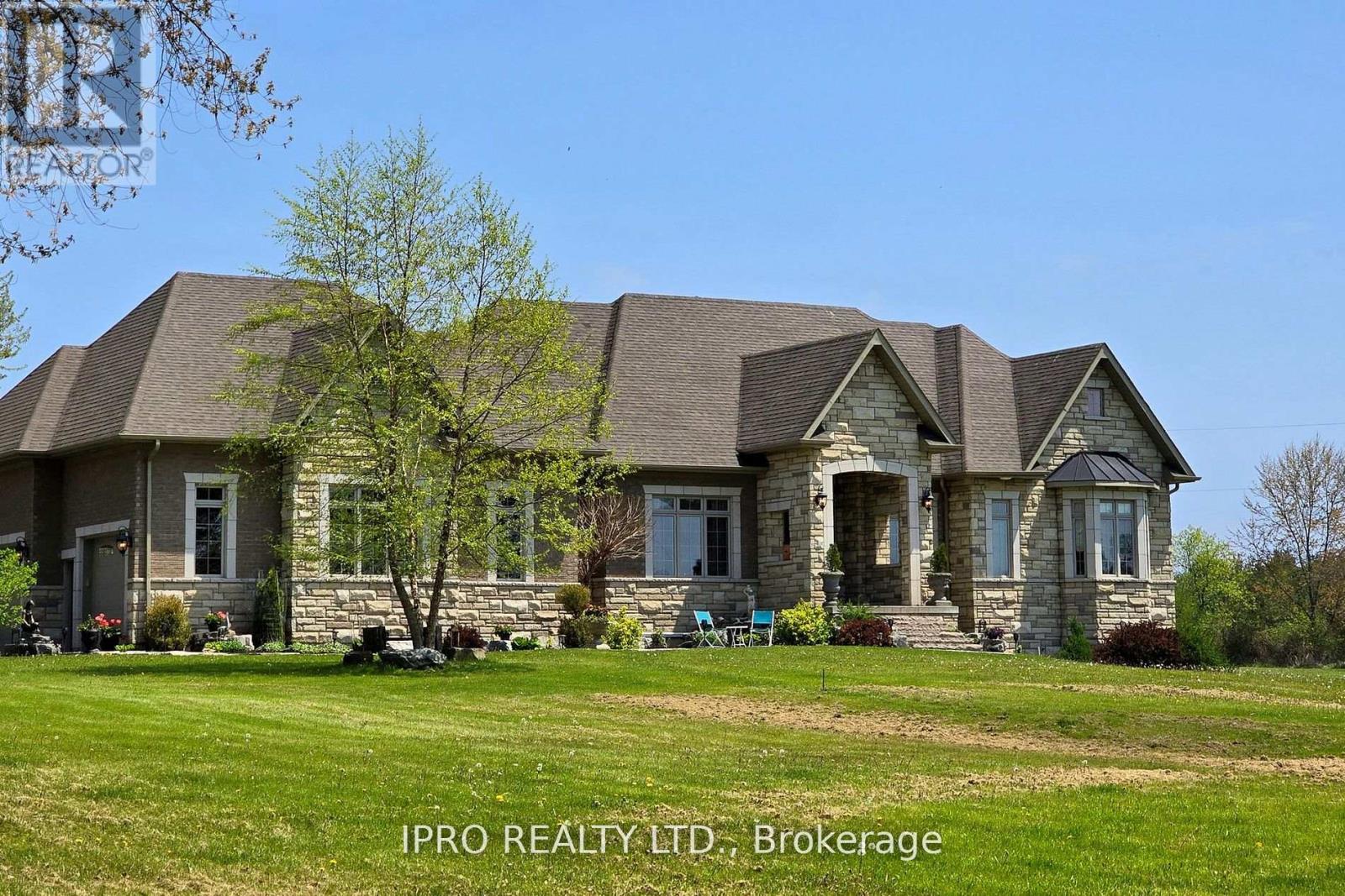 705 Lake Ridge Road S, Whitby, Ontario  L1P 2B8 - Photo 2 - E12118850