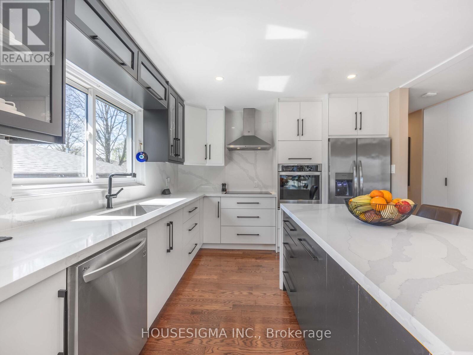 21 Dawson Street, Whitby, Ontario  L1N 6C6 - Photo 13 - E12118877