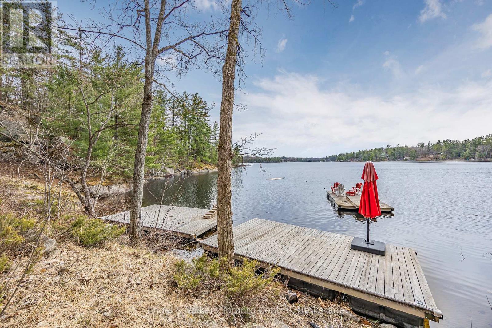 2481 Falkenburg Road, Muskoka Lakes, Ontario  P0B 1J0 - Photo 2 - X12118885