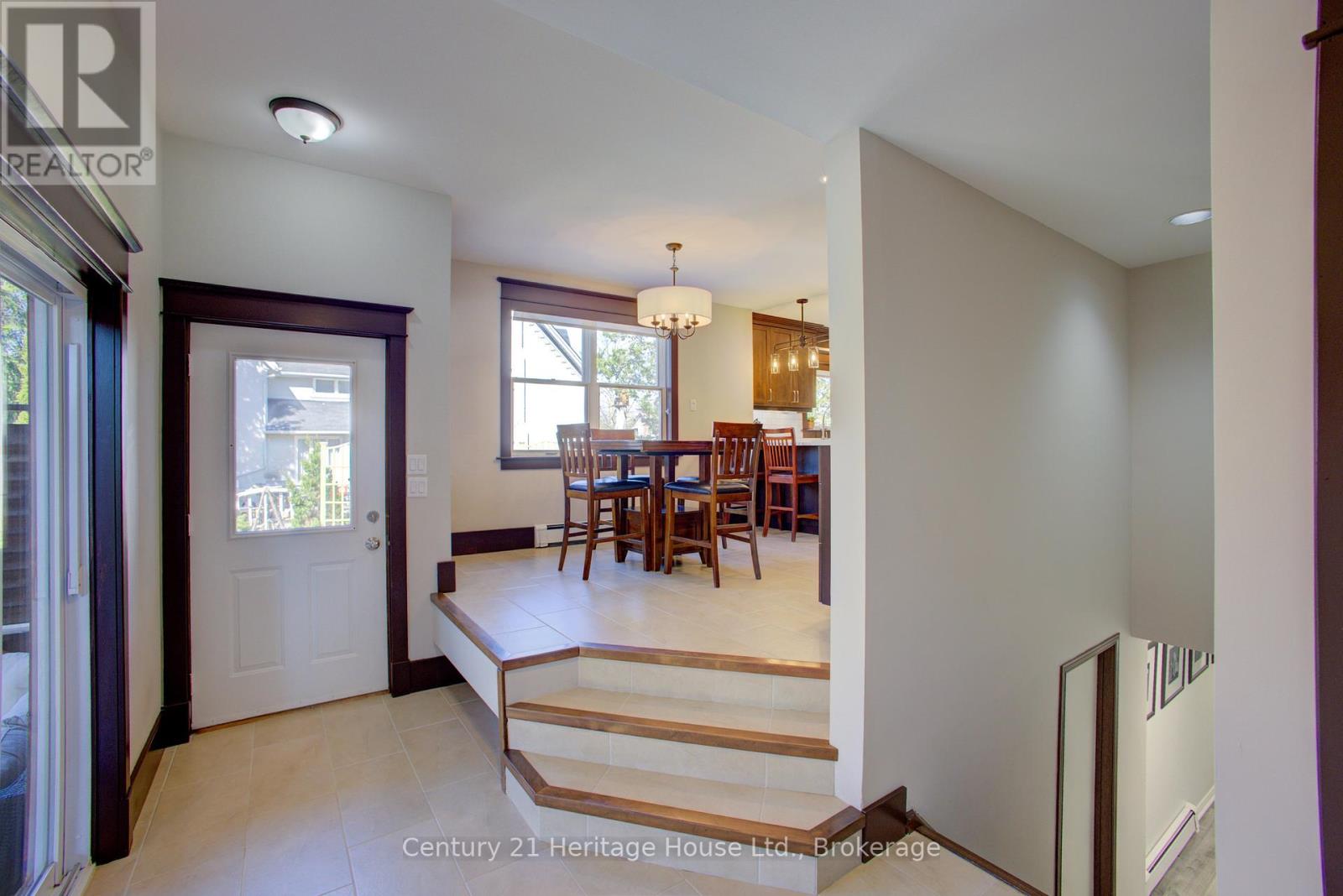 375 Lambton Street W, West Grey, Ontario  N0G 1R0 - Photo 32 - X12118952