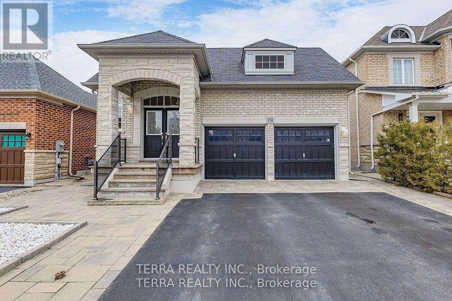 19 ISAIAH DRIVE, Vaughan, Ontario