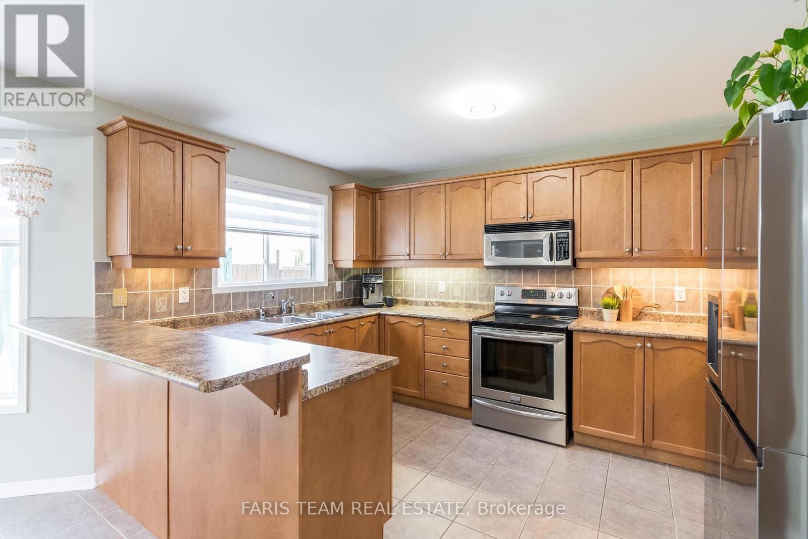 Property at 87 TRUAX CRESCENT image 4