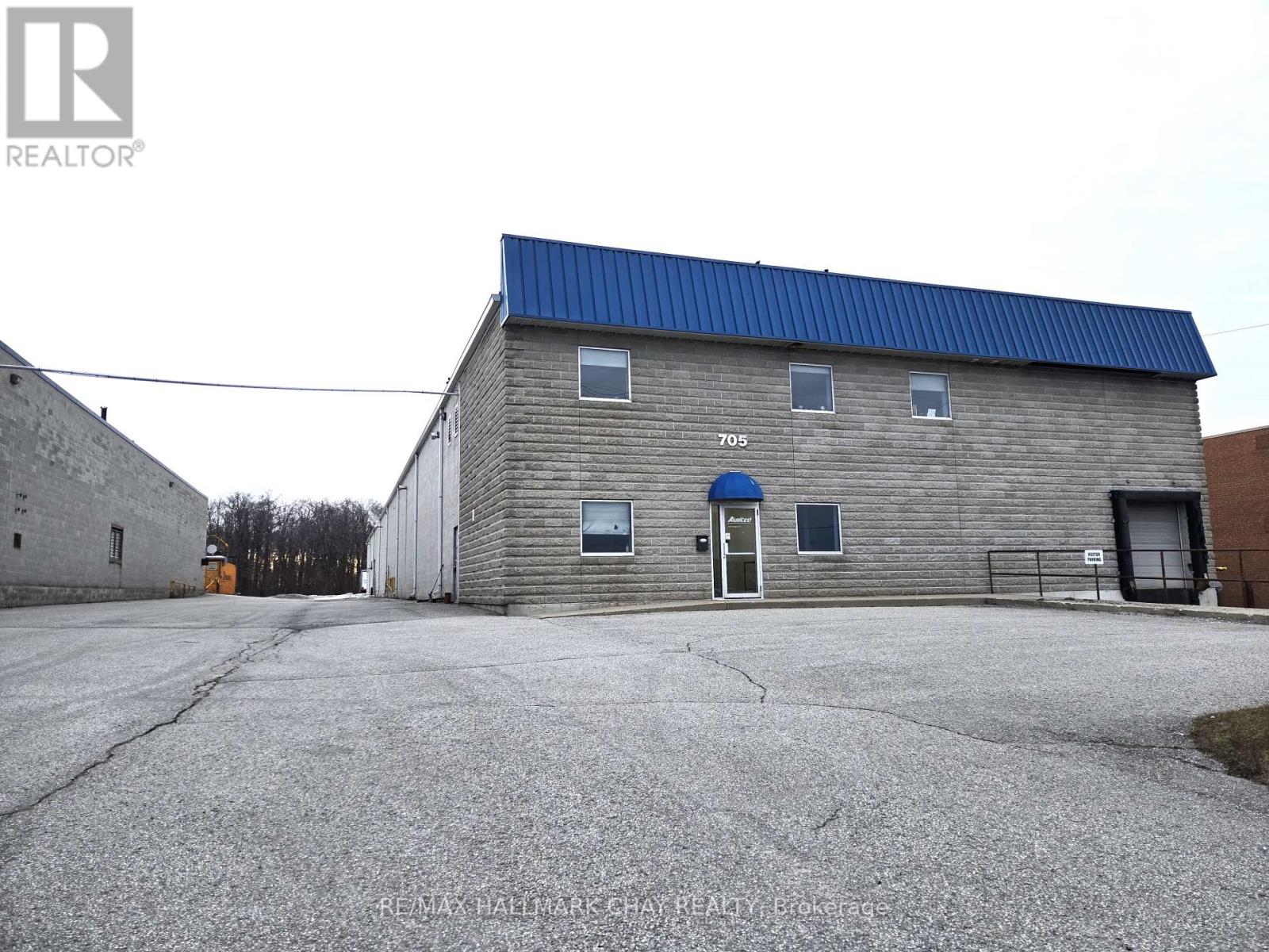 705 Bayview Drive, Barrie, Ontario  L4N 9A5 - Photo 1 - S12118876