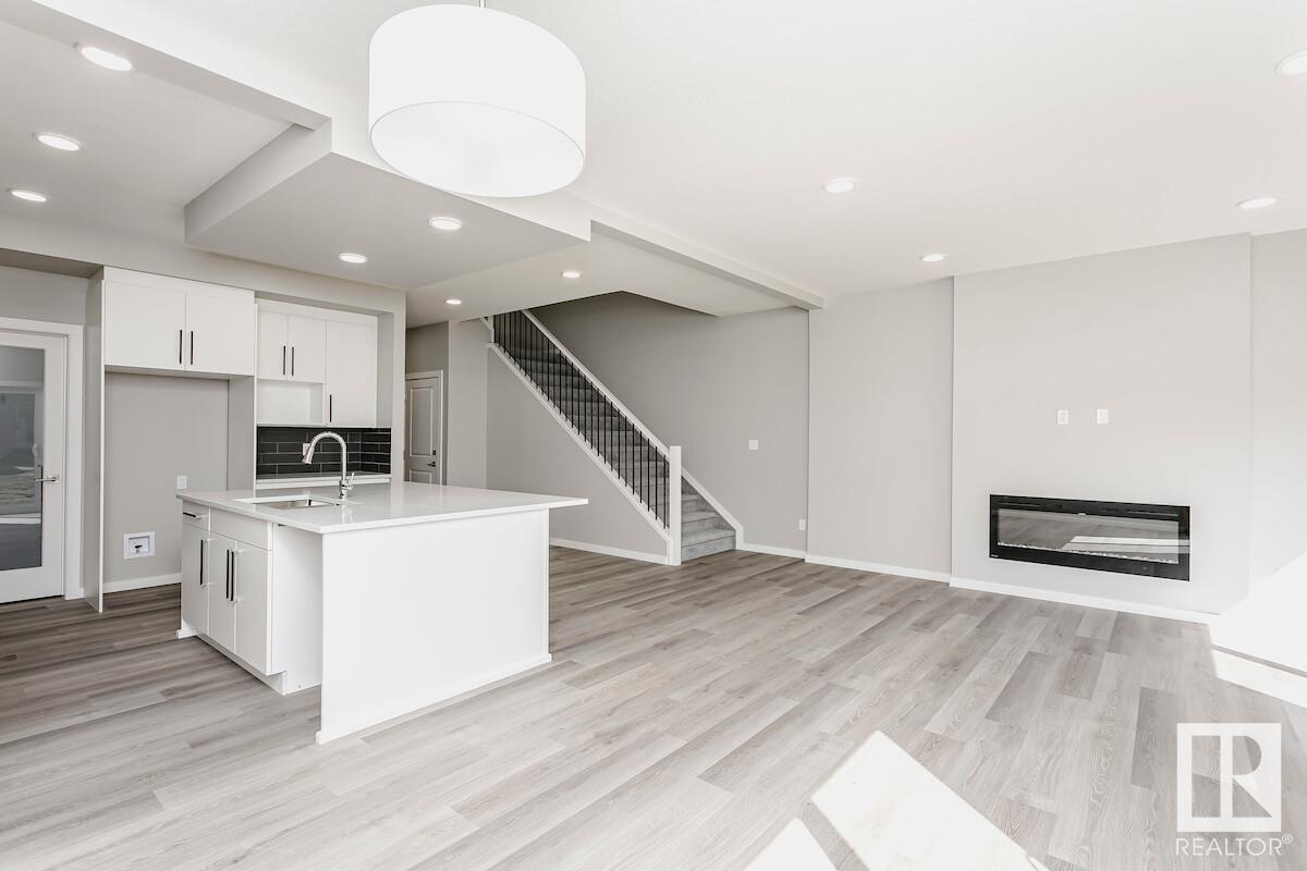 Property at 40 GAMBEL LO image 4