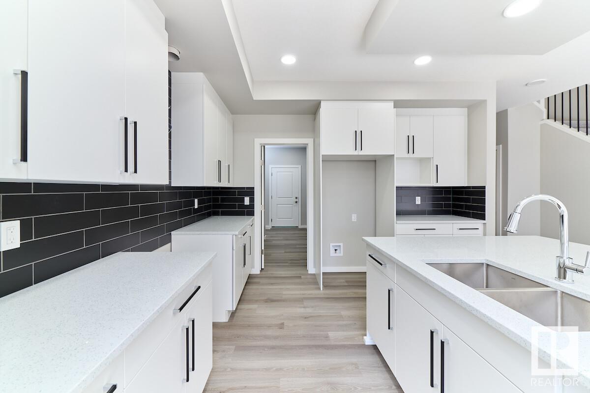 Property at 40 GAMBEL LO image 3