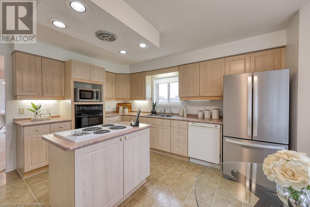 9 E Morningside Circle, New Hamburg, Ontario N3A 2G2 - Photo 8 - 40720258