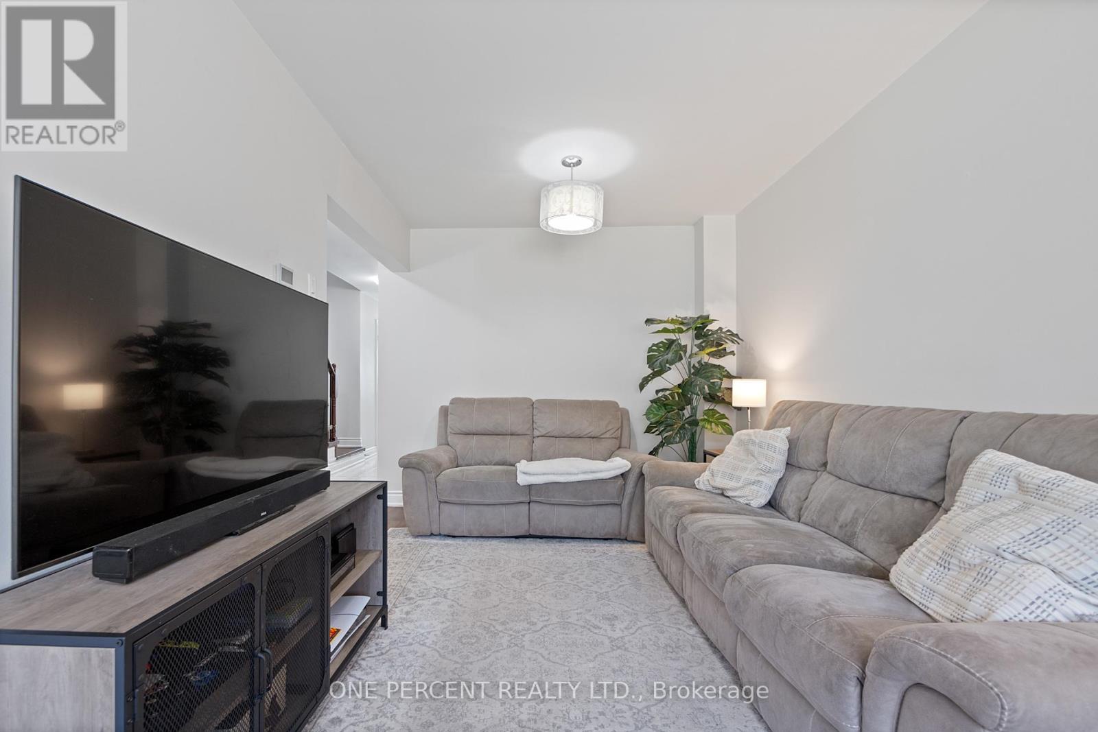 1801 Creek Way, Burlington, Ontario  L7L 6R1 - Photo 8 - W12118858