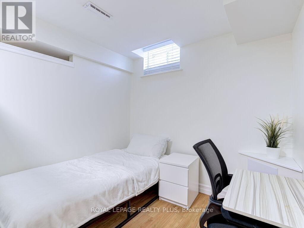 5821 Rainberry Drive, Mississauga, Ontario  L5M 6S2 - Photo 34 - W12118929
