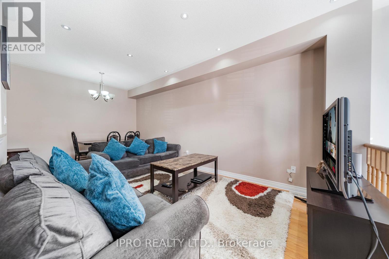 8 Icefall Road, Caledon, Ontario  L7C 3T6 - Photo 11 - W12119027