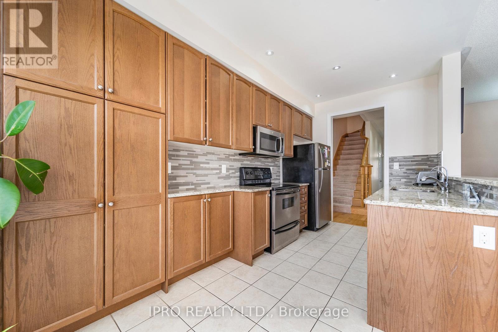 8 Icefall Road, Caledon, Ontario  L7C 3T6 - Photo 16 - W12119027