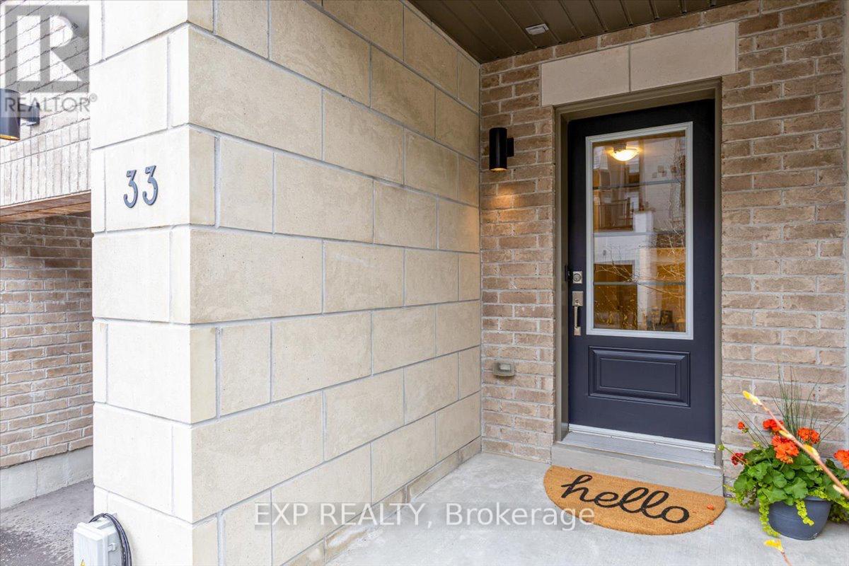 33 Pallock Hill Way, Whitby, Ontario  L1R 0N5 - Photo 3 - E12118965