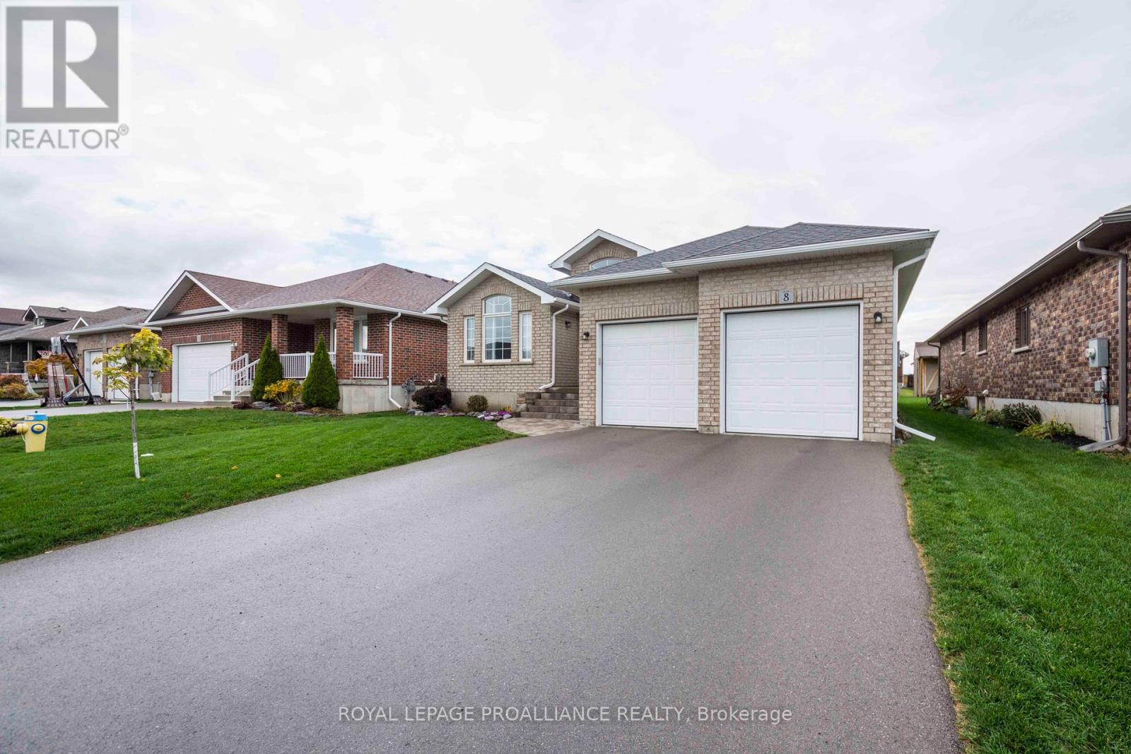 Property at 8 CREWS CRESCENT image 1