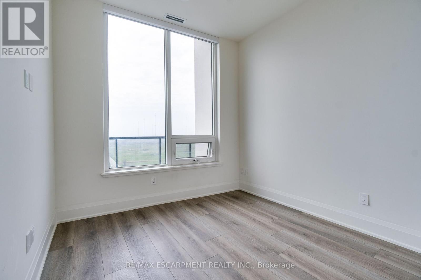 1902 - 385 Winston Road, Grimsby, Ontario  L3M 4E8 - Photo 38 - X12117347