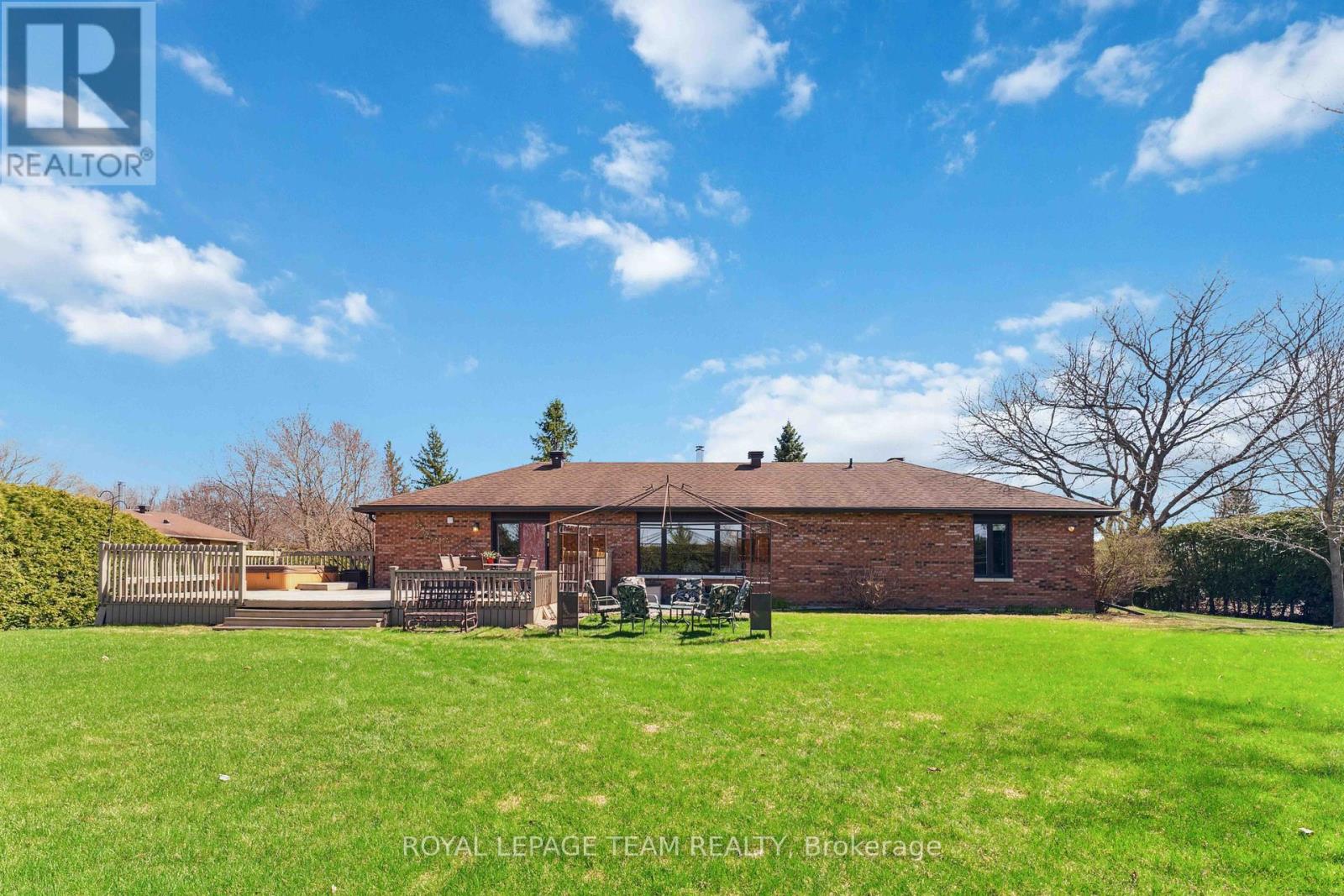 1322 Johnston Drive, Ottawa, Ontario  K4P 1A4 - Photo 41 - X12118301