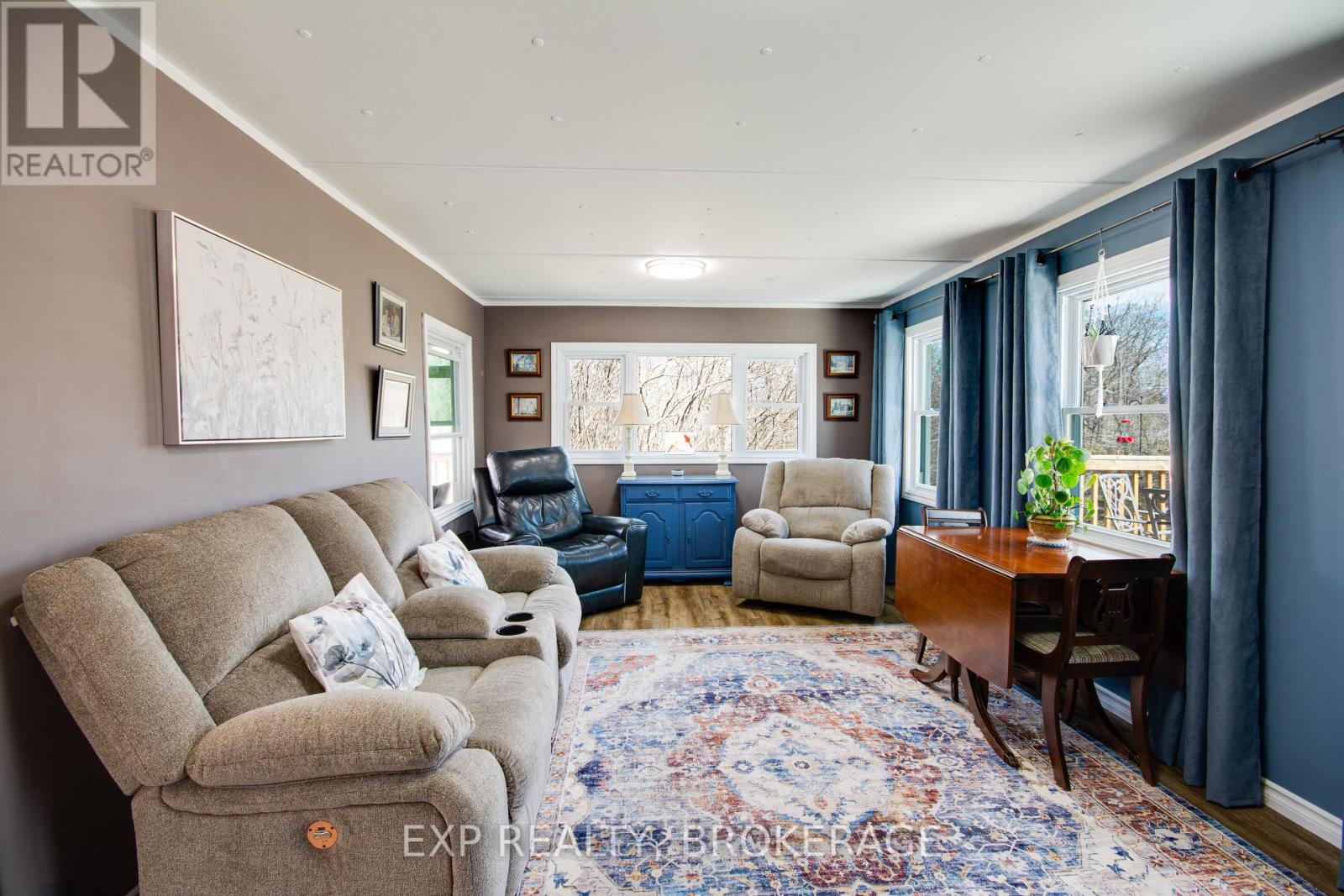 2624 Green Bay Road, South Frontenac, Ontario  K0H 2V0 - Photo 14 - X12119200