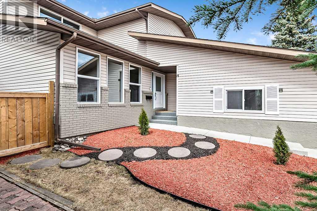 47 Scenic Green Nw, Calgary, Alberta  T3L 1A1 - Photo 2 - A2213318