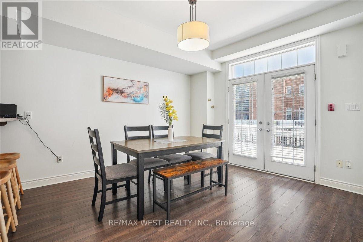 2082 Pine Street, Burlington, Ontario  L7R 1G2 - Photo 9 - W12118103