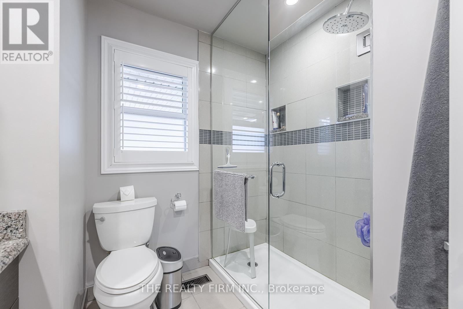 1147 Byron Baseline Road, London South, Ontario  N6K 2C7 - Photo 19 - X12119094