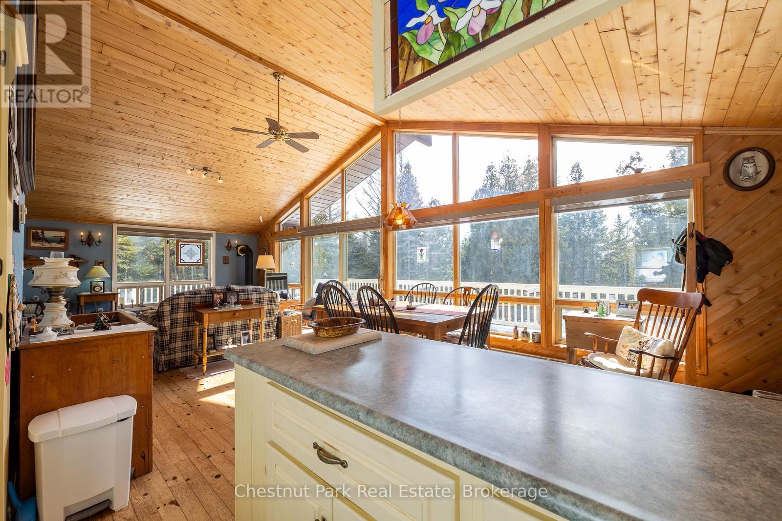 39 Hatt Street, Northern Bruce Peninsula, Ontario  N0H 2R0 - Photo 15 - X12033523