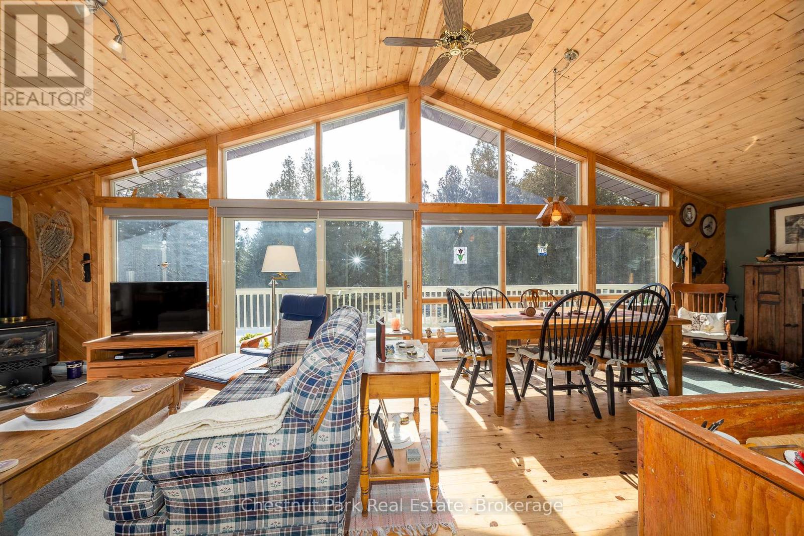 39 Hatt Street, Northern Bruce Peninsula, Ontario  N0H 2R0 - Photo 17 - X12033523