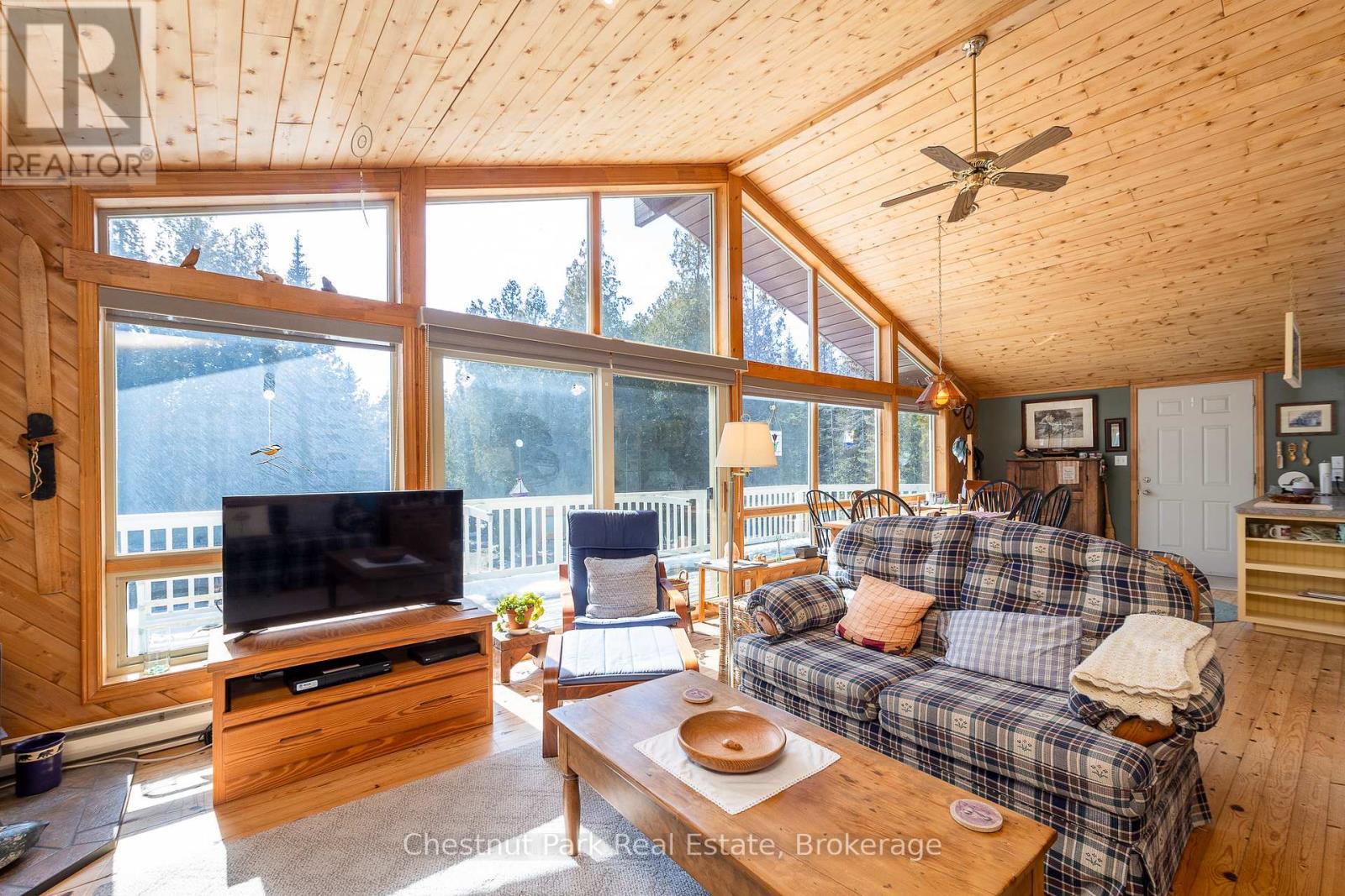 39 Hatt Street, Northern Bruce Peninsula, Ontario N0H 2R0 - Photo 19 - X12033523