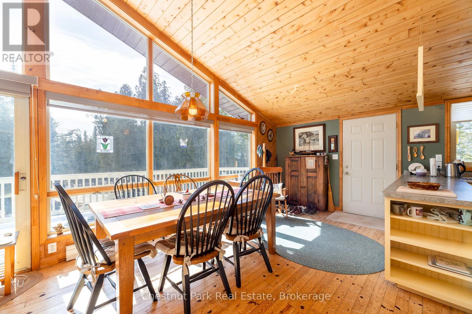 39 Hatt Street, Northern Bruce Peninsula, Ontario  N0H 2R0 - Photo 18 - X12033523