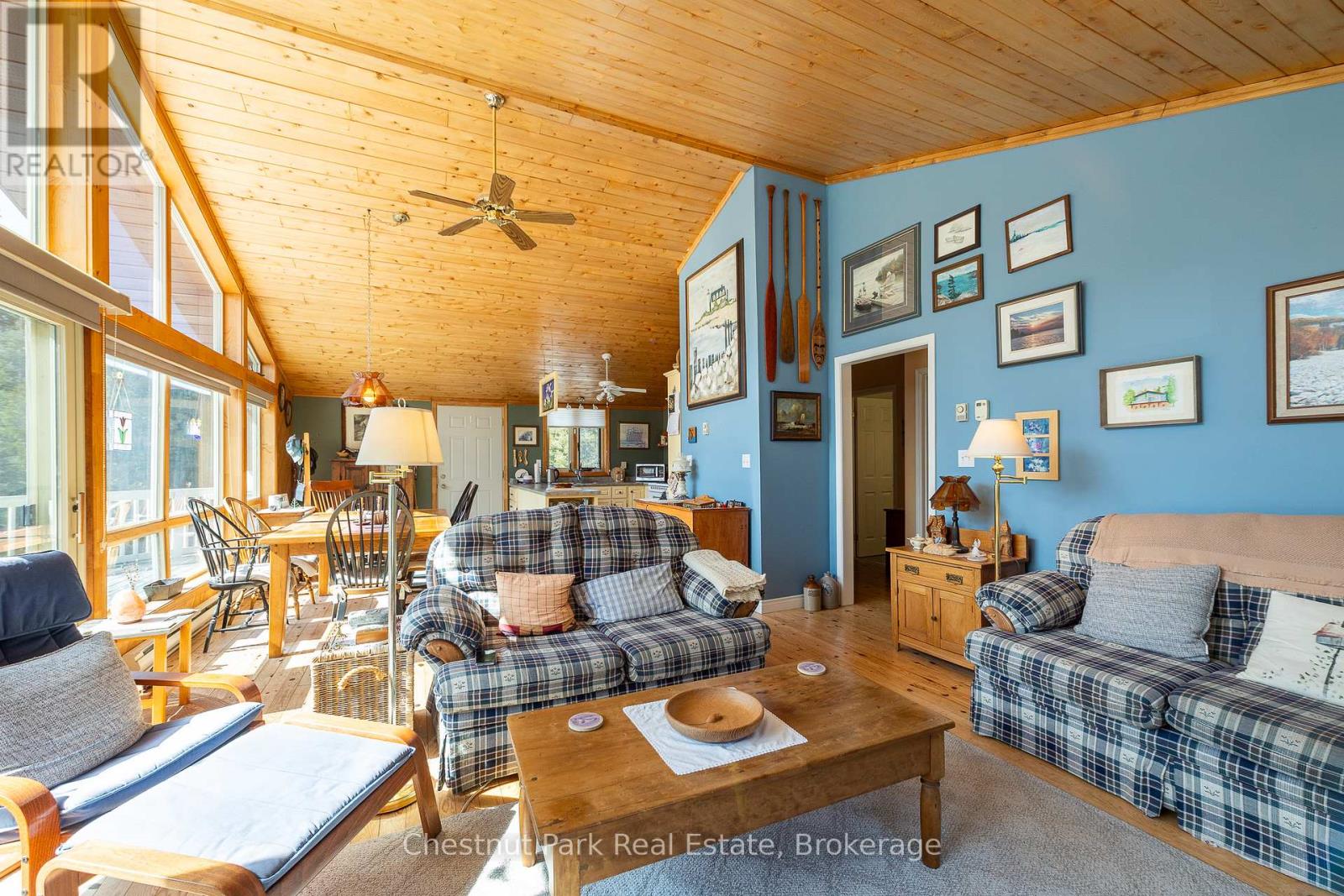 39 Hatt Street, Northern Bruce Peninsula, Ontario  N0H 2R0 - Photo 21 - X12033523