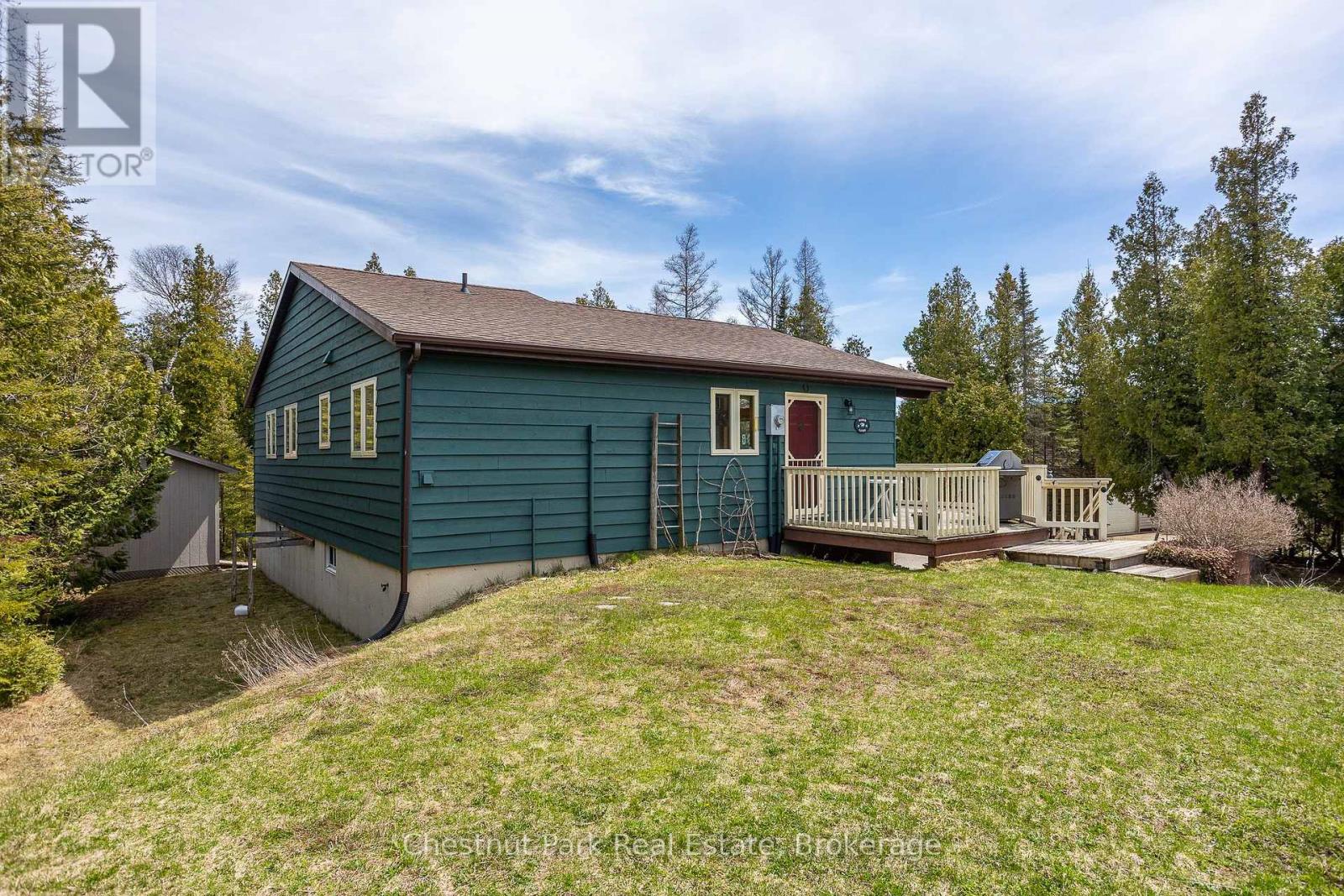 39 Hatt Street, Northern Bruce Peninsula, Ontario  N0H 2R0 - Photo 7 - X12033523