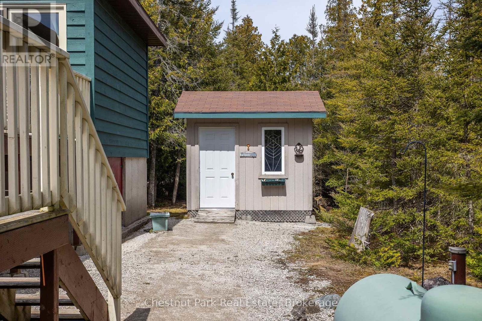 39 Hatt Street, Northern Bruce Peninsula, Ontario  N0H 2R0 - Photo 43 - X12033523
