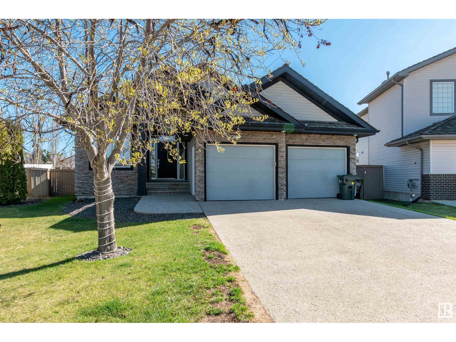 Property at 109 Nottingham PT image 2