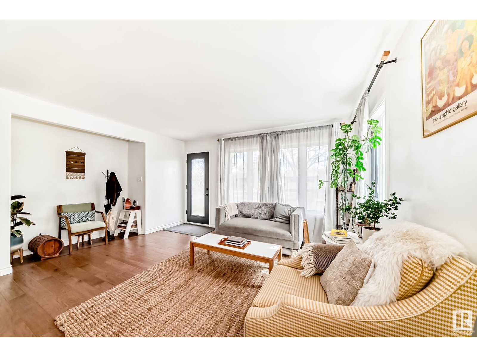 Property at 11052 151 ST NW image 3