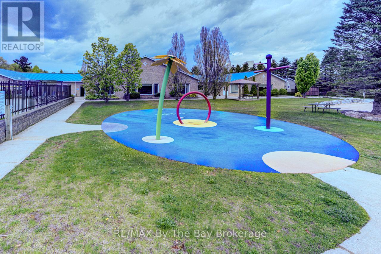 222 - 85 Theme Park Drive, Wasaga Beach, Ontario  L9Z 1X7 - Photo 4 - S12119112