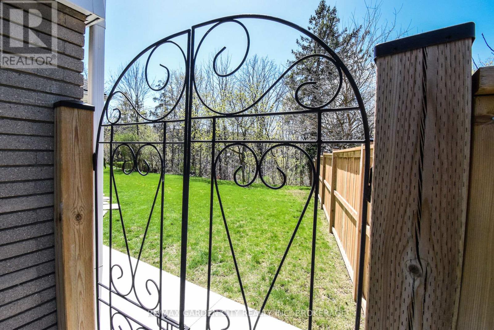 14 Elmridge Drive, St. Catharines (Glendale/glenridge), Ontario  L2T 2A6 - Photo 28 - X12119077