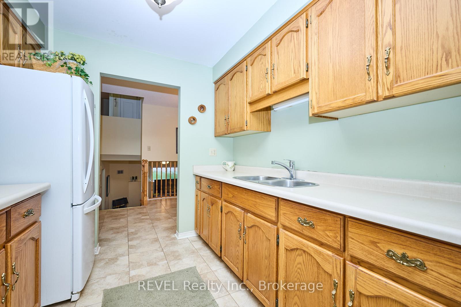 7395 Alex Avenue, Niagara Falls (Oldfield), Ontario  L2G 7V1 - Photo 14 - X12119099