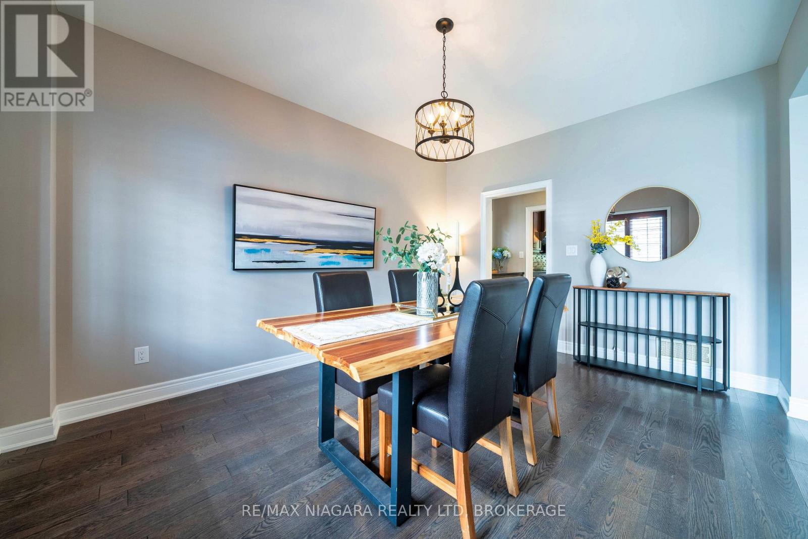 Property at 7181 LIONSHEAD AVENUE image 4