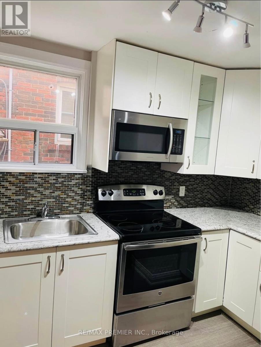 Main - 394 Whitmore Avenue, Toronto (Briar Hill-Belgravia), Ontario  M6E 2N4 - Photo 6 - W12065281