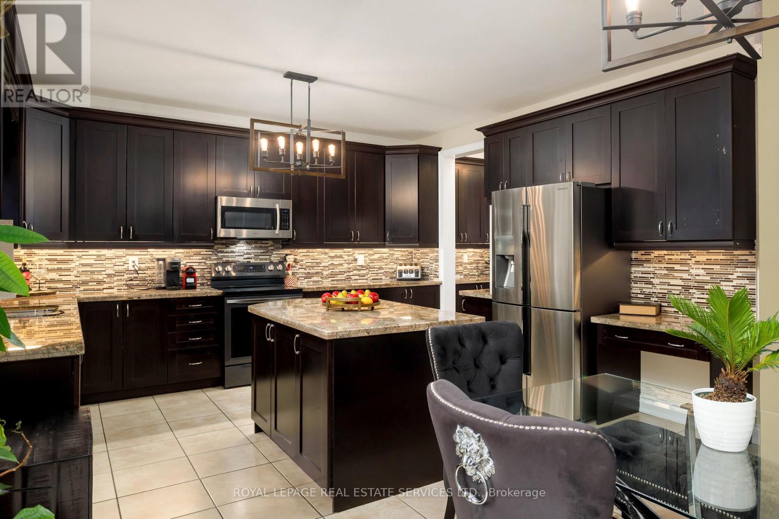 2205 Blackbird Court, Oakville, Ontario  L6M 5E6 - Photo 16 - W12063344