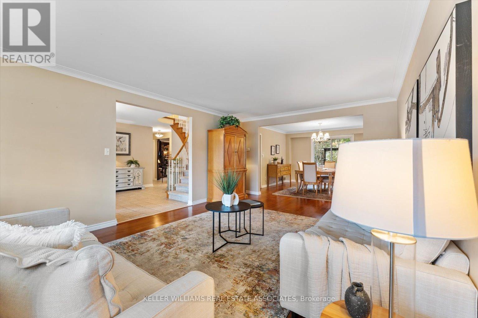 Property at 39 MAPLEWOOD ROAD image 2