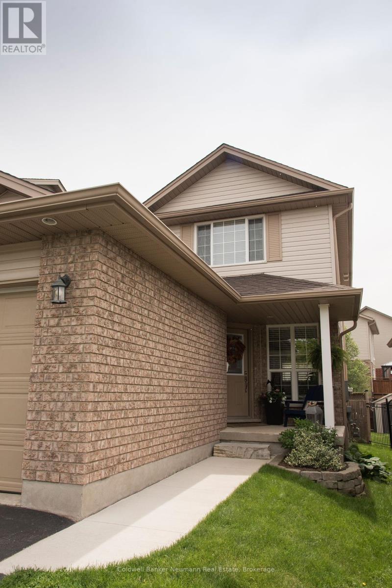 5 Valleyhaven Lane, Guelph, Ontario  N1E 0A3 - Photo 2 - X12119054