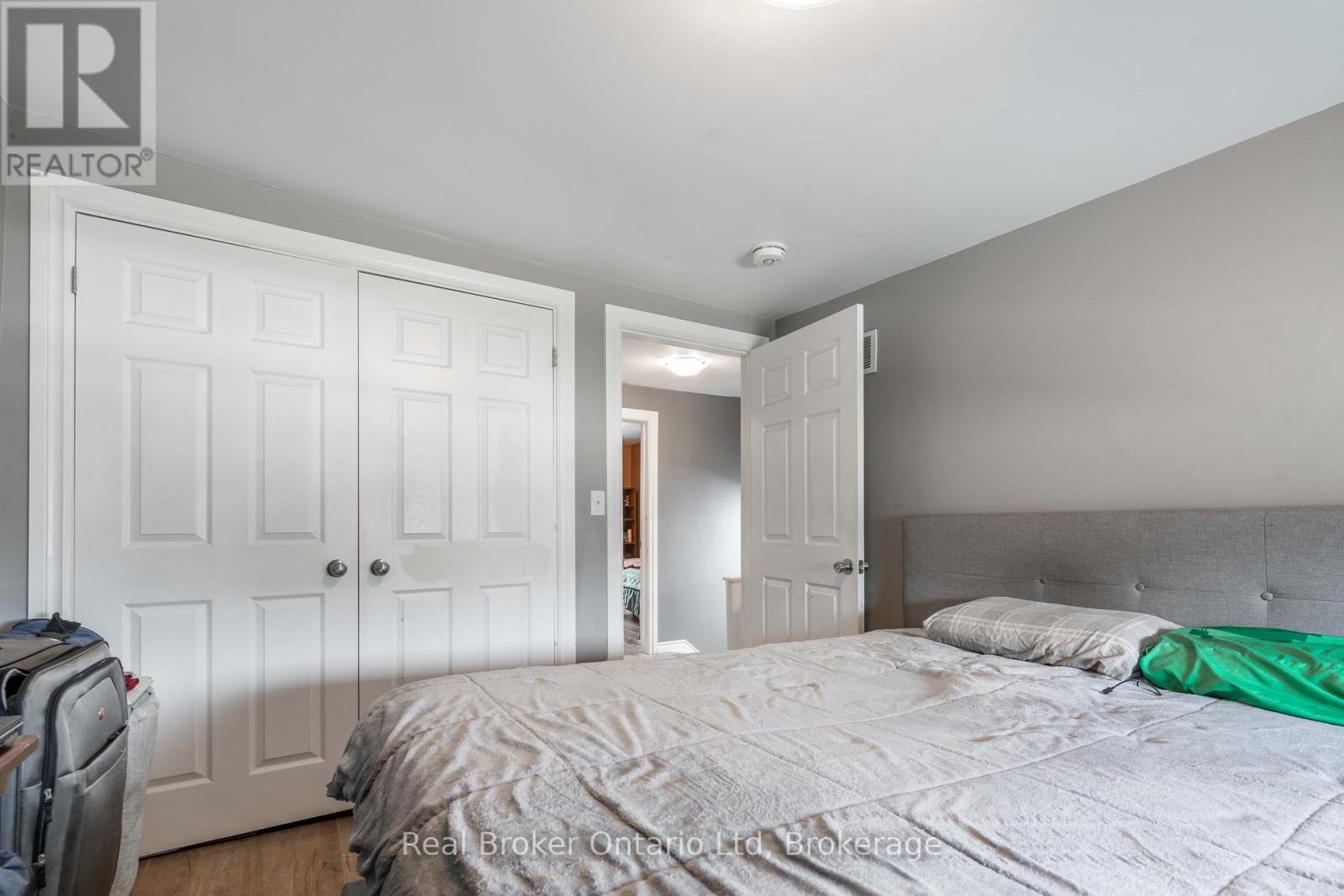 293 11th Street E, Owen Sound, Ontario  N4K 1T8 - Photo 11 - X12119098